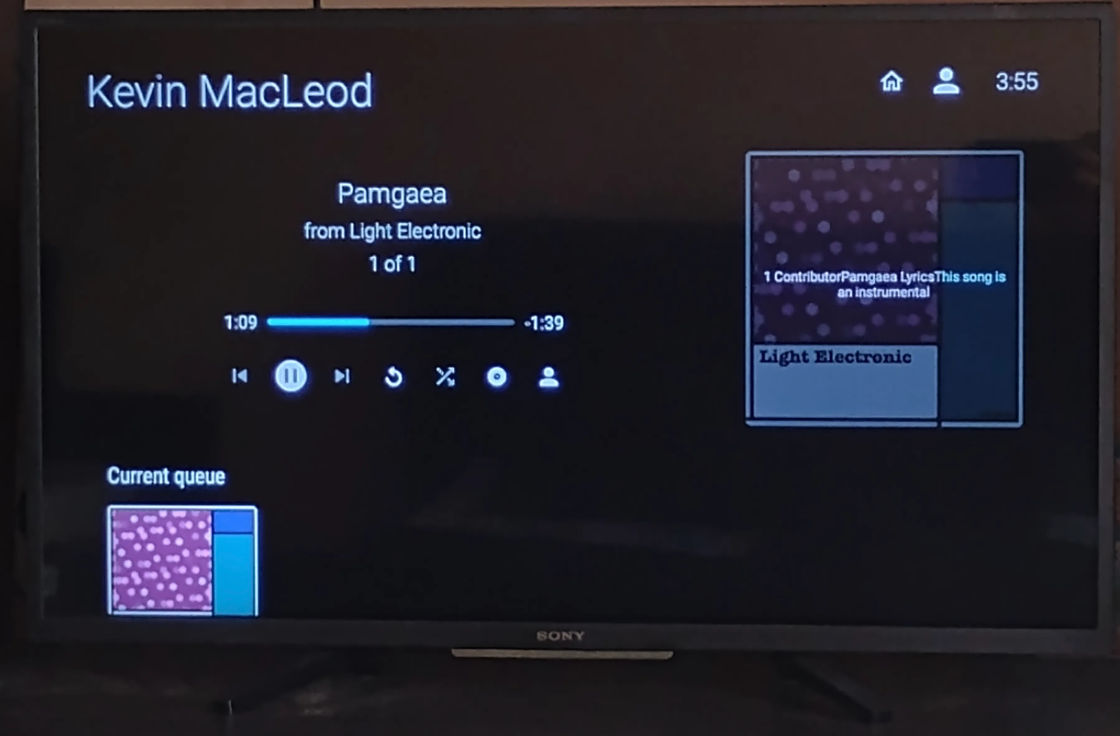 Interface de Jellyfin avec bibliothèque multimédia